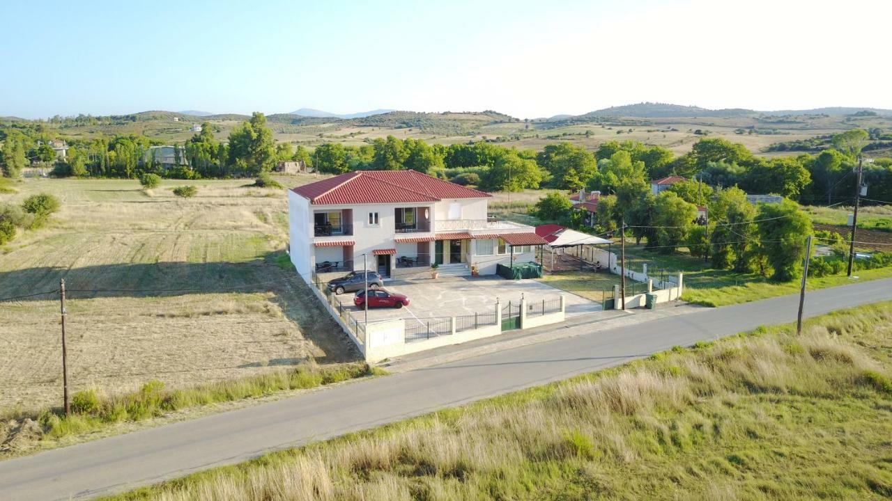 Avantis Apartments Perivólia エクステリア 写真