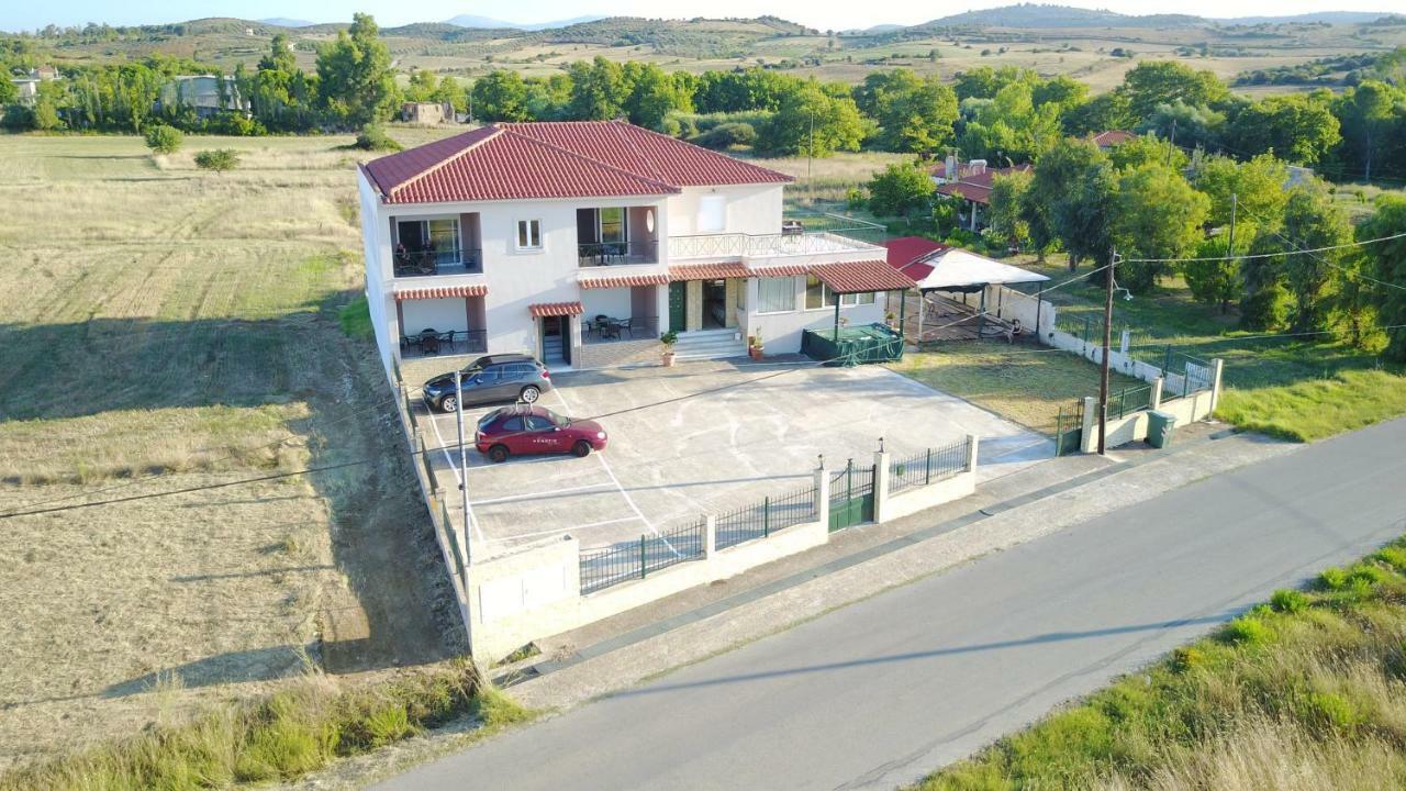 Avantis Apartments Perivólia エクステリア 写真