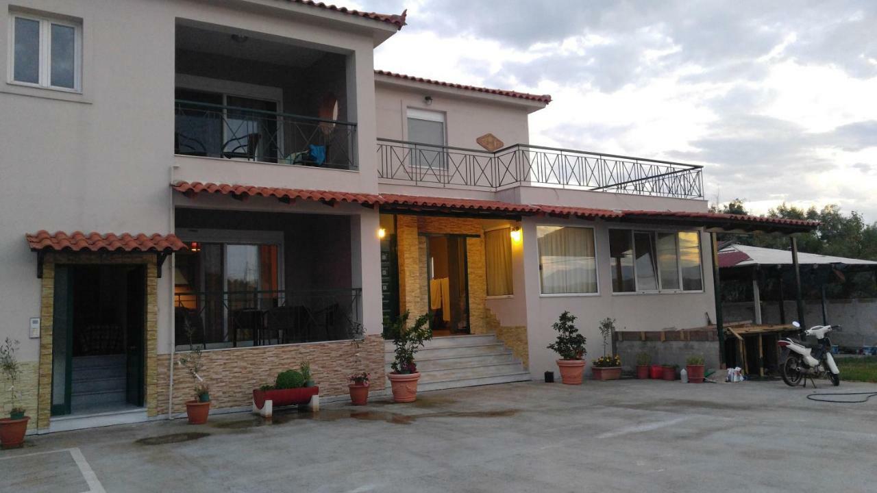 Avantis Apartments Perivólia エクステリア 写真